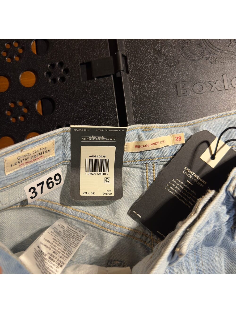 NWT Levi's Premium Ribcage Wide Leg Jeans Womens 28x32 Light - Picture 4 of 5